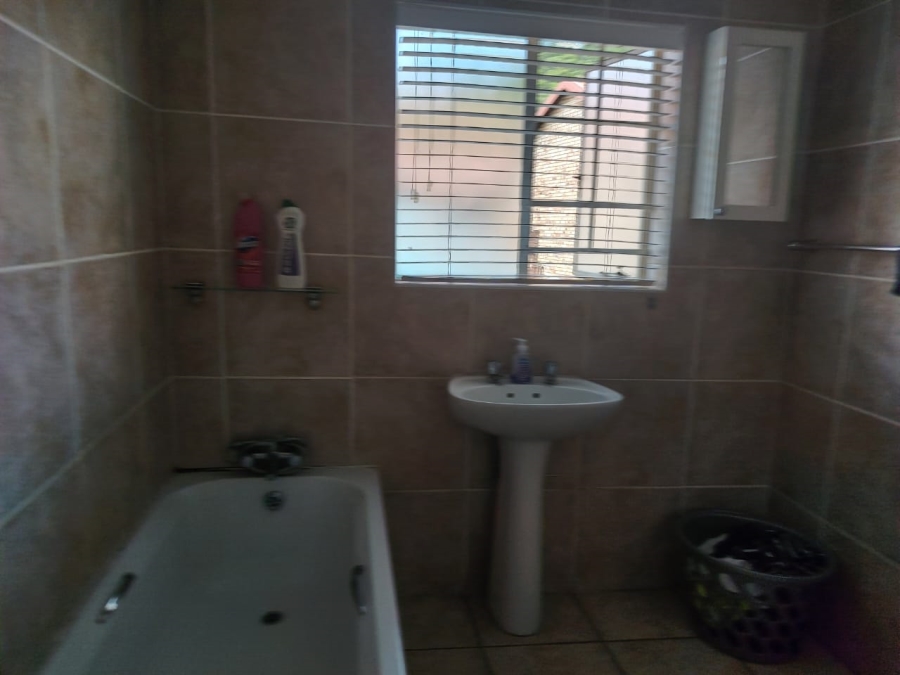 3 Bedroom Property for Sale in Safari Gardens North West